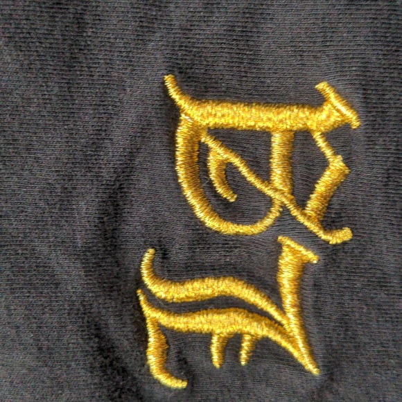 💟3 for $10💟L.A. Embroidered Black Tee - Picture 2 of 6